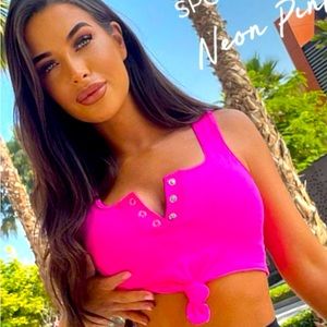 SOLD ON Ⓜ️……Bombshell Sportswear Henley Top